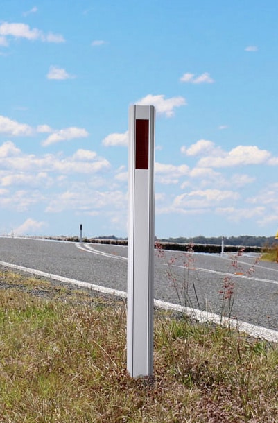 Red and white plasflex guidepost