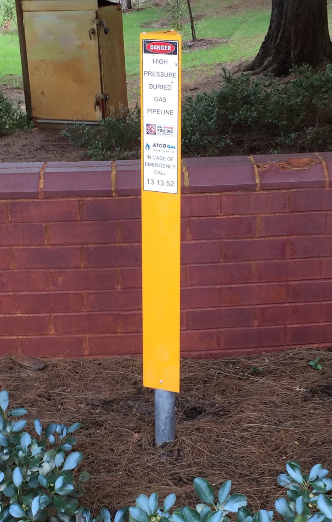 Gas utility marker post