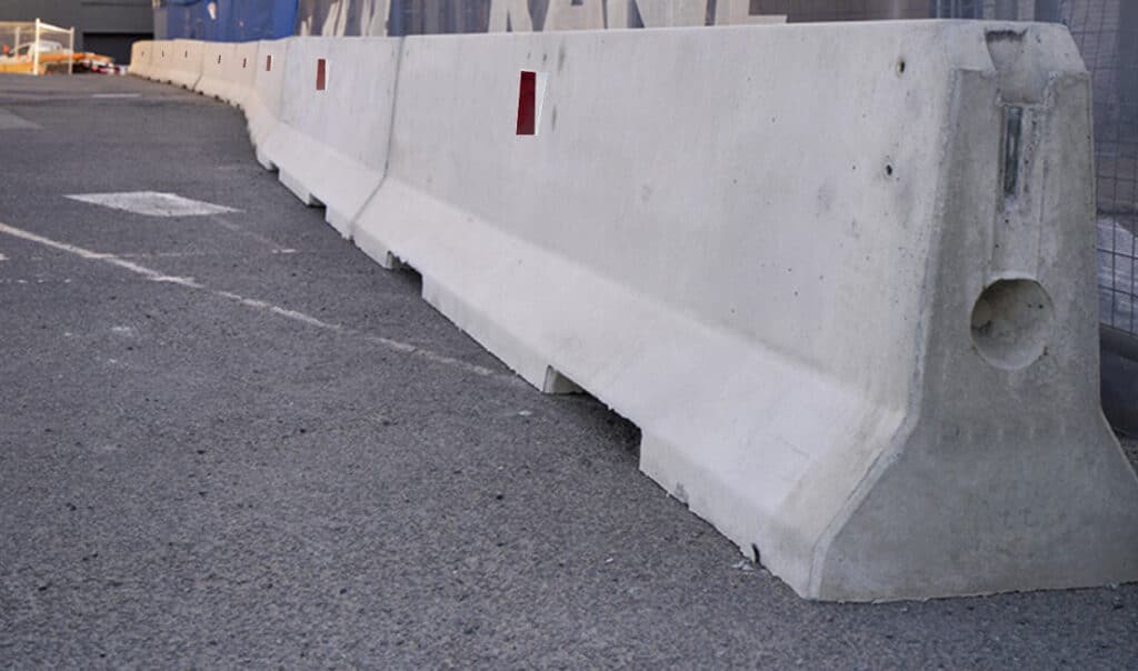 Concrete barrier for construction zones